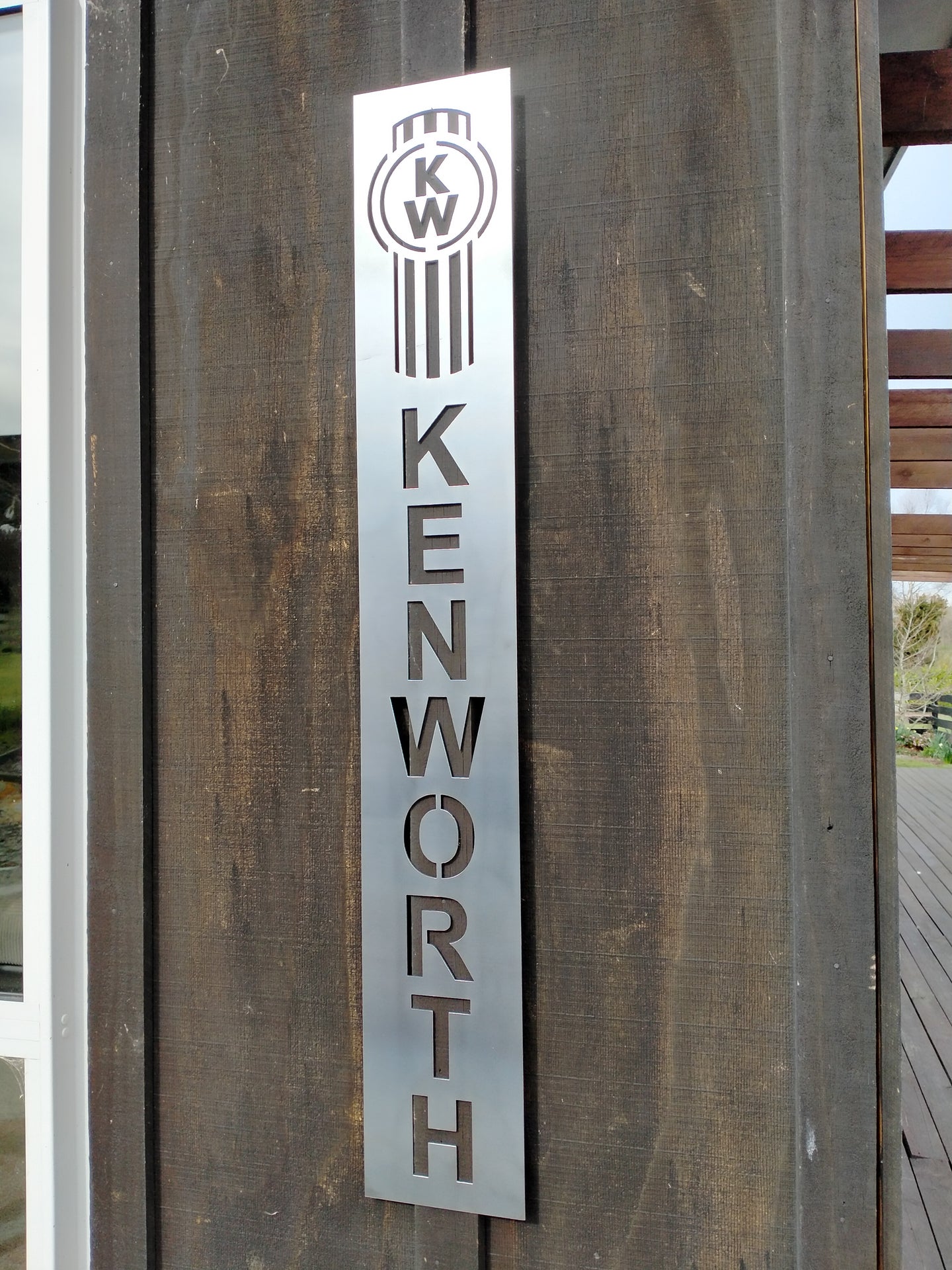 Kenworth vertical panel